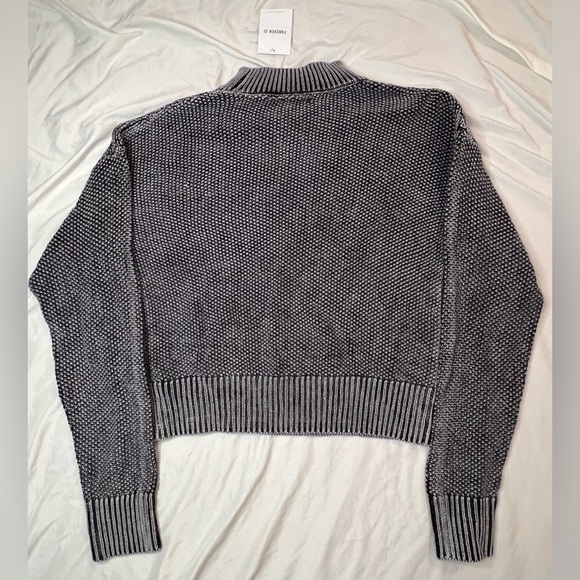 NWT Forever21 Gray Cropped Mock Neck Sweater - Picture 2 of 5